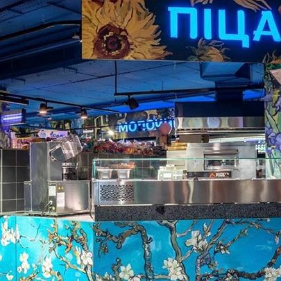 Внаслідок пожежі після атаки рф у Києві згорів унікальний магазин "Сільпо" - 412x412