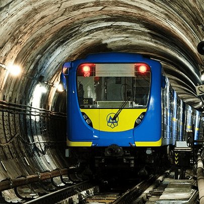 Столичне метро відкрило набір на курси машиністів та машиністок: як взяти участь - 412x412