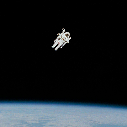 Астронавти NASA зможуть брати смартфони на космічні місії - 412x412