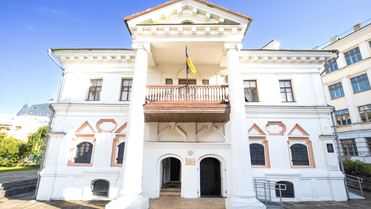 Музей Гетьманства у столиці відновив роботу після обстрілу