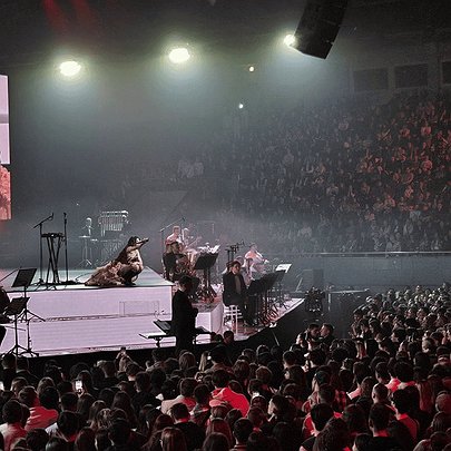 Jerry Heil зібрала Палац Спорту та заспівала пісню Яремчука разом з Nemo: відео - 412x412