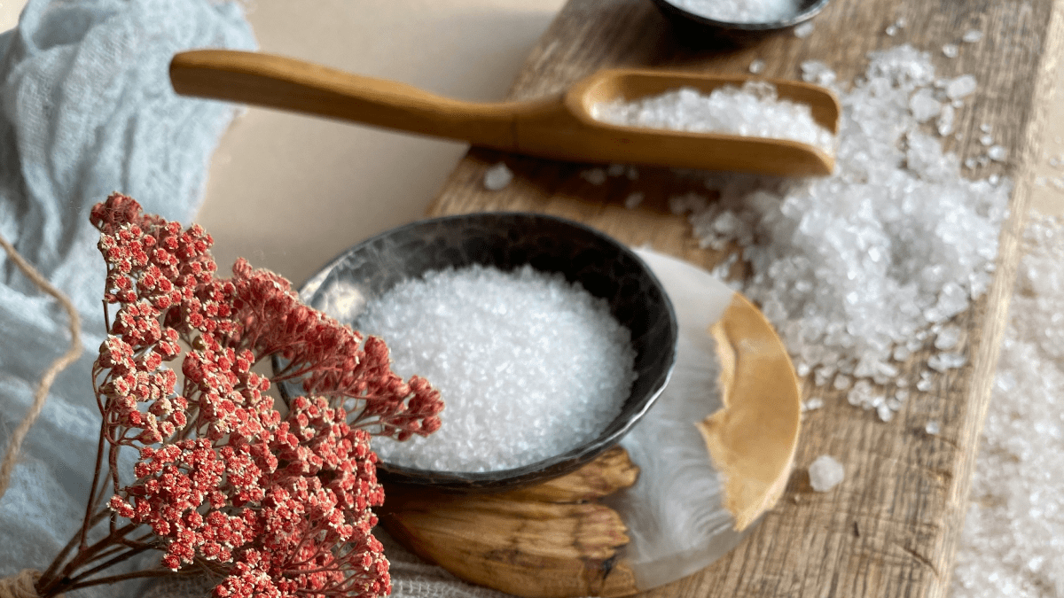 Через війну українці споживають солі у 2,5 раза більше за норму: як це впливає на здоров'я