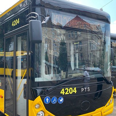 На маршрути Києва вийшли нові сучасні тролейбуси - 412x412
