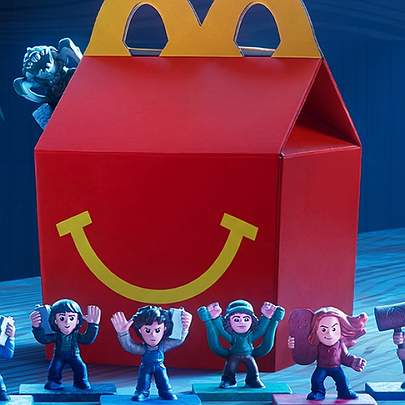 McDonald's випустив меню з колекційними фігурками героїв серіаду "Дивні дива" - 412x412