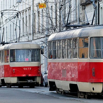 У Києві змінили маршрути низки трамваїв через ремонт колій - 412x412