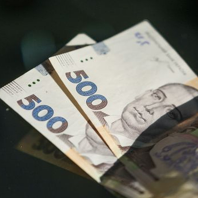 Тарифи на електроенергію продовжили до жовтня: скільки коштуватиме світло - 412x412