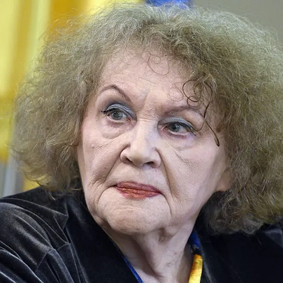 Ліна Костенко святкує 96 років: відомі українці привітали поетесу - 412x412