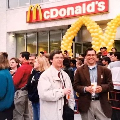 "Кияни займали чергу зранку": історія першого українського McDonald's на Лук'янівці - 412x412