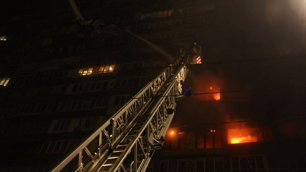 Росія завдала масованого удару по Києву: що відомо