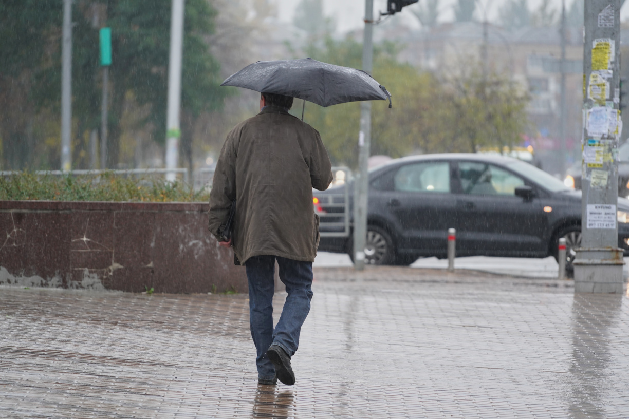 Буде тепло, але можливий дощ з грозою: прогноз погоди для Києва на 16 квітня