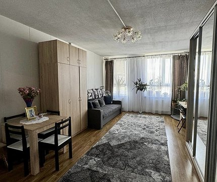 У Києві за кошти міського бюджету придбали житло для переселенців - 412x412