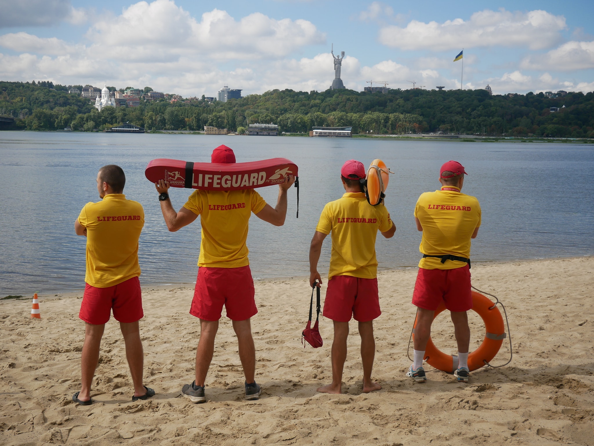На київських пляжах облаштують рятувальні пости