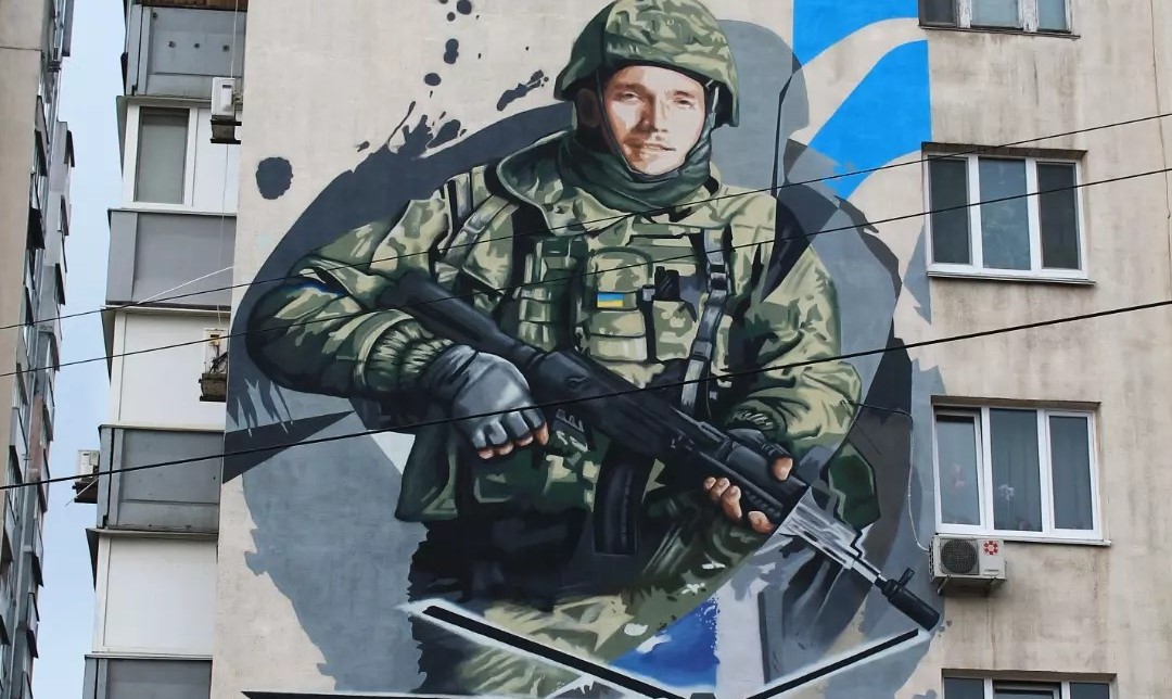 У Києві з'явився мурал на честь добровольця, який боронив Маріуполь