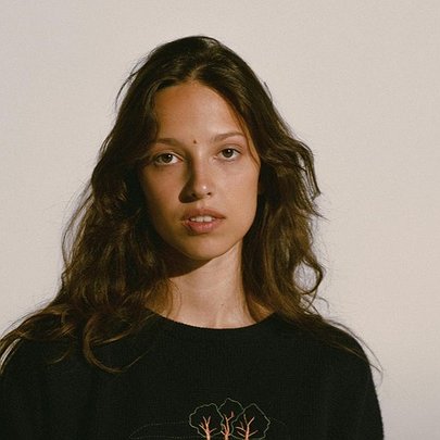 Від TikTok до великої сцени: Liza Bibikova — про творчість, Київ і сольний концерт у 18 років - 412x412