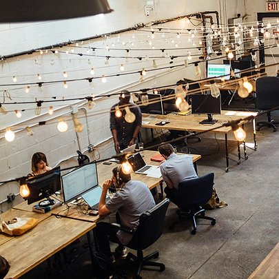 Як робоче місце впливає на продуктивність: наукові дослідження - 412x412