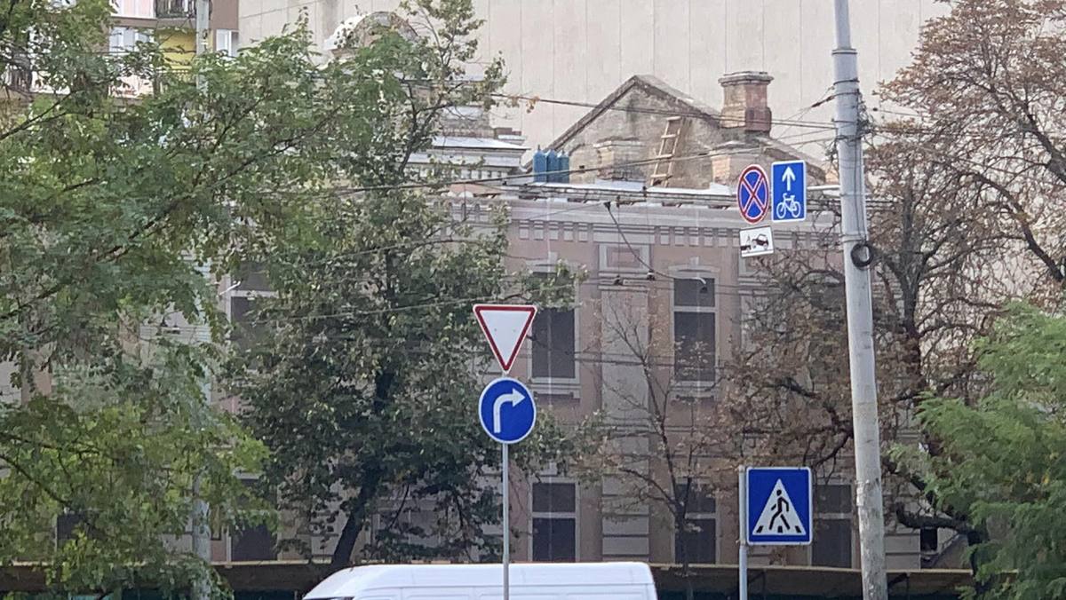 На Лук'янівці розпочали реставрацію історичної будівлі: фото