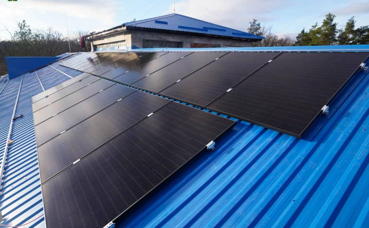 Ліцей у селищі Київської області обладнають сонячною електростанцією