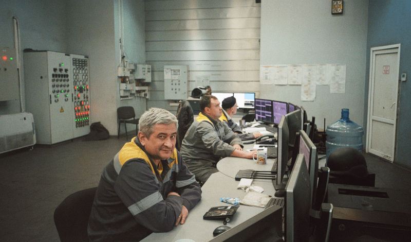 кадри з фільму Останній Прометей Донбасу