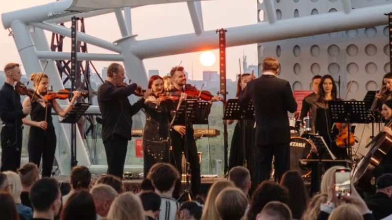 оркестр на даху GULLIVER