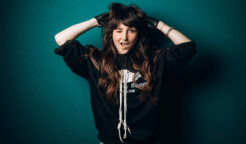 VICTORIA NIRO в КУРЕНІ КОНЦЕРТНІ