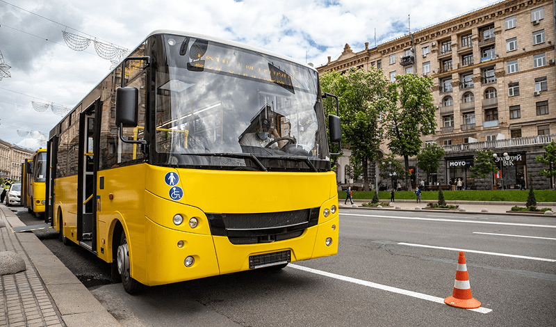 переваги користування автобусами у Києві