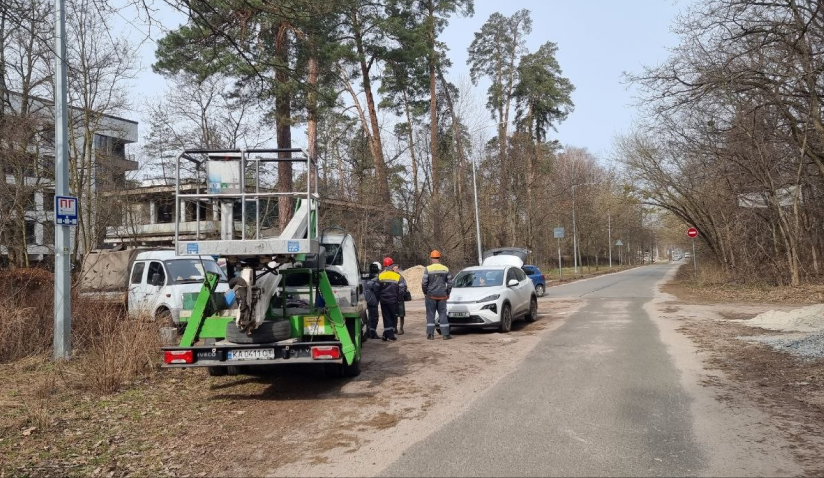 забудова Пущі-Водиці: місцеві блокуватимуть техніку