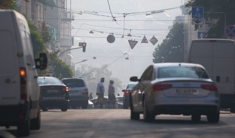 яке забруднення спричиняють автівки у Києві