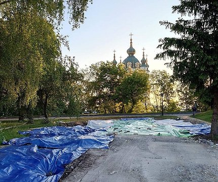 Що буде на місці демонтованої "церкви-МАФу" біля Музею історії України - 412x412