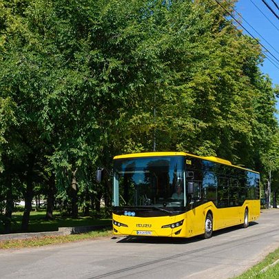 Київ отримав 20 автобусів від Туреччини: фото - 412x412