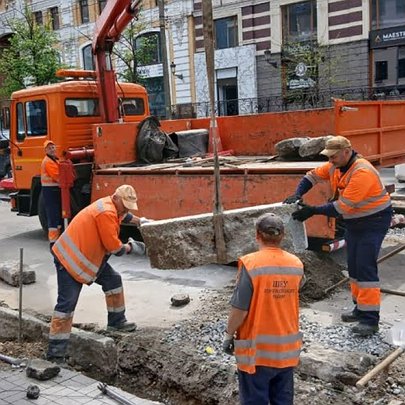 У Києві відсьогодні обмежать рух низкою вулиць: перелік - 412x412
