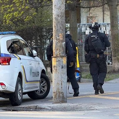 У лікарні помер поранений після стрілянини в Голосіївському районі: вже сім загиблих - 412x412