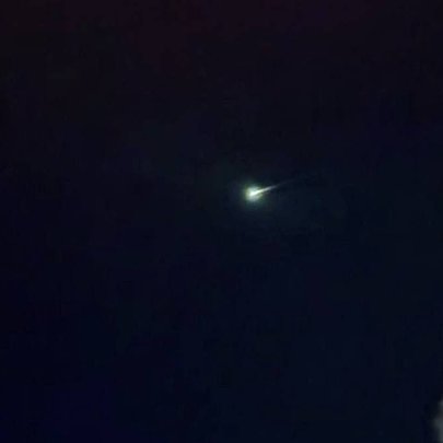 Сьогодні вночі кияни спостерігали невідомий об'єкт у небі: що це було - 412x412