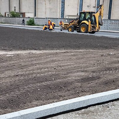 У Дарницькому районі частково обмежать рух вулицею Тростянецькою: коли і де - 412x412