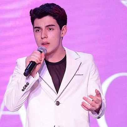 18-річний співак з Ірпеня Емір Зейналов отримав стипендію Президента України - 412x412