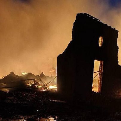 Внаслідок нічної атаки рф у Національній кіностудії ім. Довженка знищено 100 тисяч костюмів: вбрання з культових фільмів - 412x412