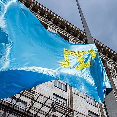 У Києві відзначать День кримськотатарського прапора та закладуть першу кримськотатарську садибу - 412x412