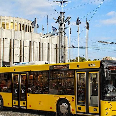 Кияни вимагають обов'язково вмикати кондиціонери у громадському транспорті: з'явилася петиція - 412x412