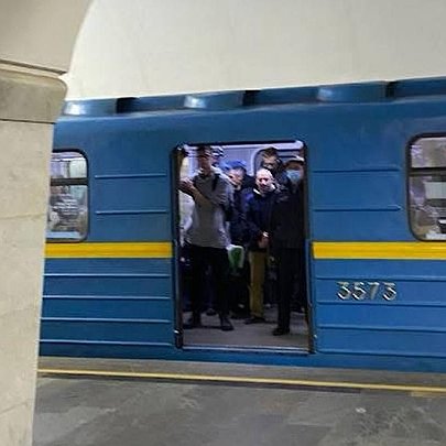 Чому вагони метро не залишають відкритими вночі: у КМДА пояснили причину - 412x412
