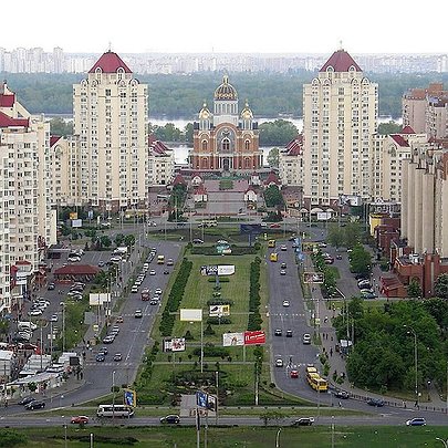 У Києві на вулиці Левка Лук'яненка обмежать рух транспорту майже на місяць: в чому причина - 412x412