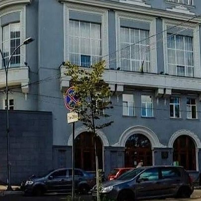 У Шевченківському районі дітей із пошкодженої вранці 27 серпня гімназії, переведуть до сусідніх шкіл: що відомо - 412x412
