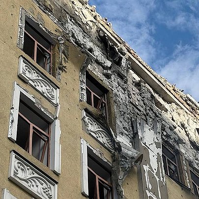 У Києві пошкоджено будівлю Вищої ради правосуддя: є постраждалі - 412x412