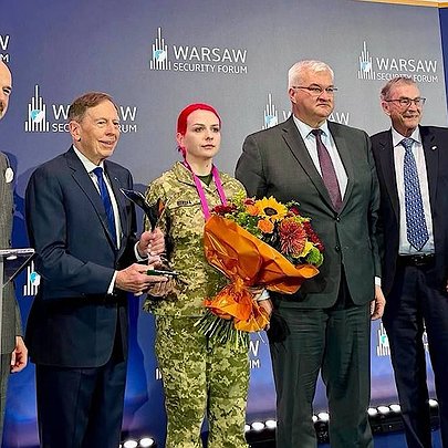 Катерина "Пташка" Поліщук отримала міжнародну премію лорда Ешкрофта за мужність - 412x412