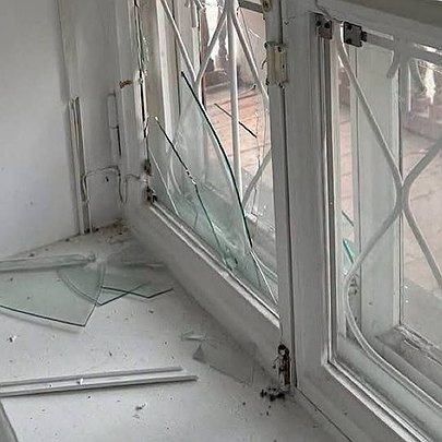 У Києві через російський обстріл пошкоджено Музей української діаспори: наскільки серйозні наслідки - 412x412