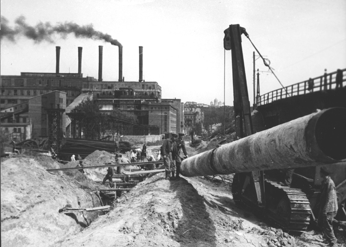 17 листопада в історії Києва: перший газопровід та день народження Руслани Писанки