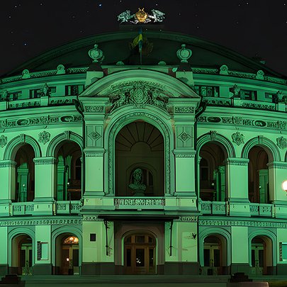 Відомі пам'ятки України підсвітили зеленим кольором: що це означає - 412x412