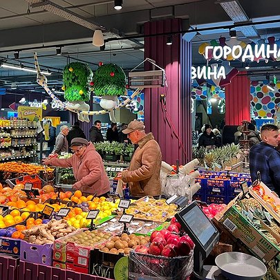 Під Києвом відкрився ТРЦ, який був повністю знищений росіянами: який він зараз має вигляд - 412x412