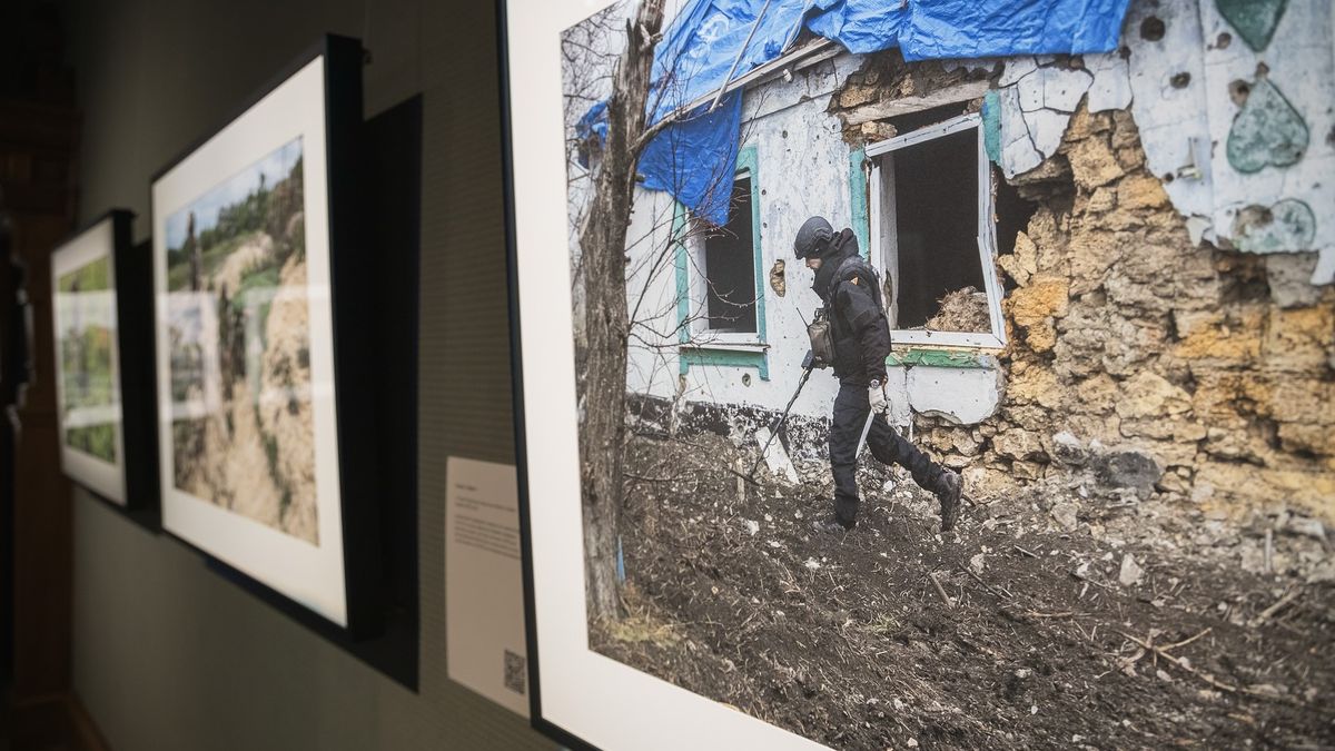 "Відвага нації": в Музеї Ханенків відкрили фотовиставку Дмитра "Ореста" Козацького