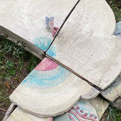 Активісти знайшли керамічне панно, яке 10 років тому викинула столична бібліотека - 412x412