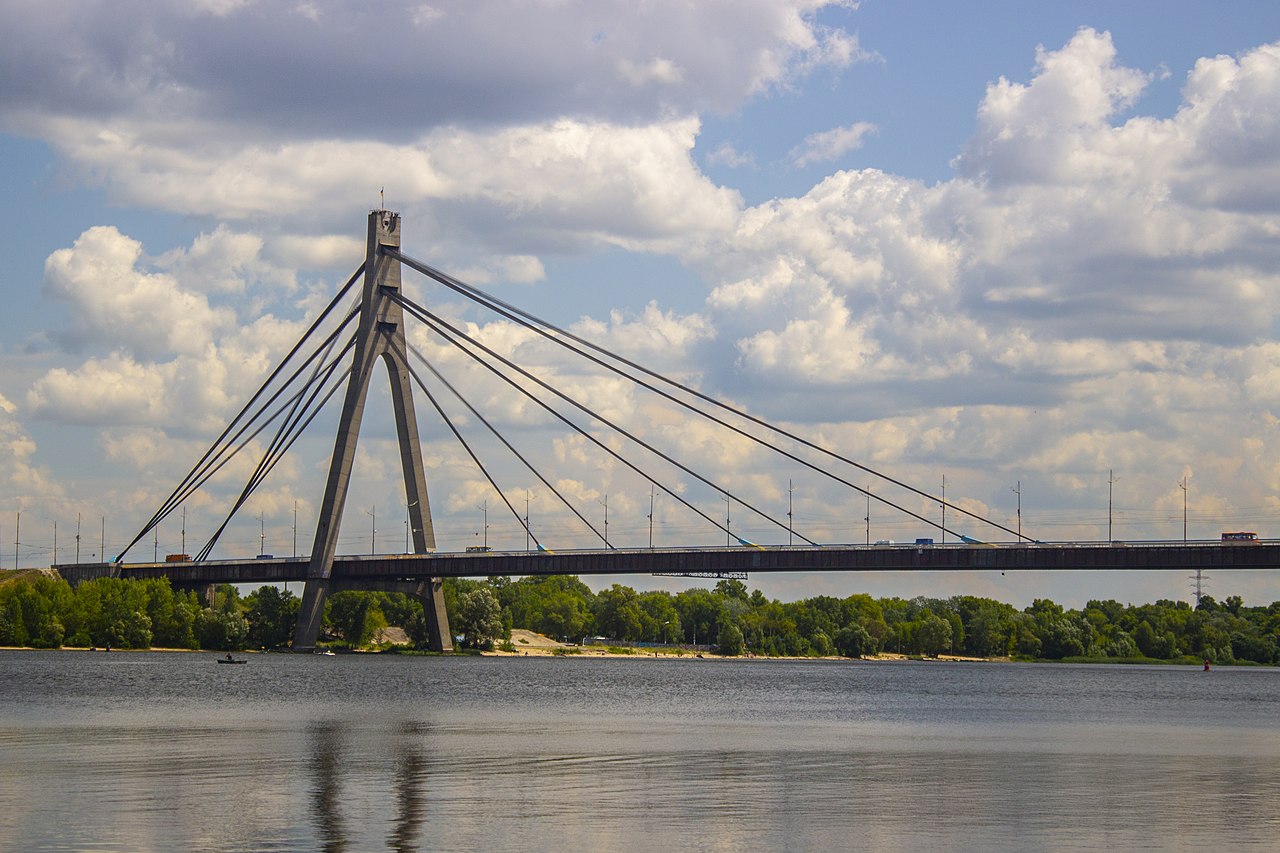 Відсьогодні на Північному мосту у Києві частково обмежать рух транспорту