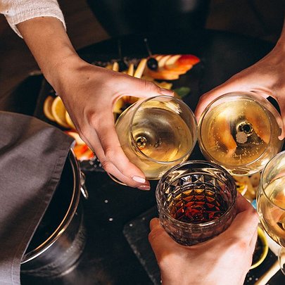 У центрі Києва відкрили бар українських вин Uwines bar - 412x412